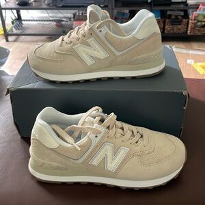 New Balance 574 Classics Beige Women’s 7.5